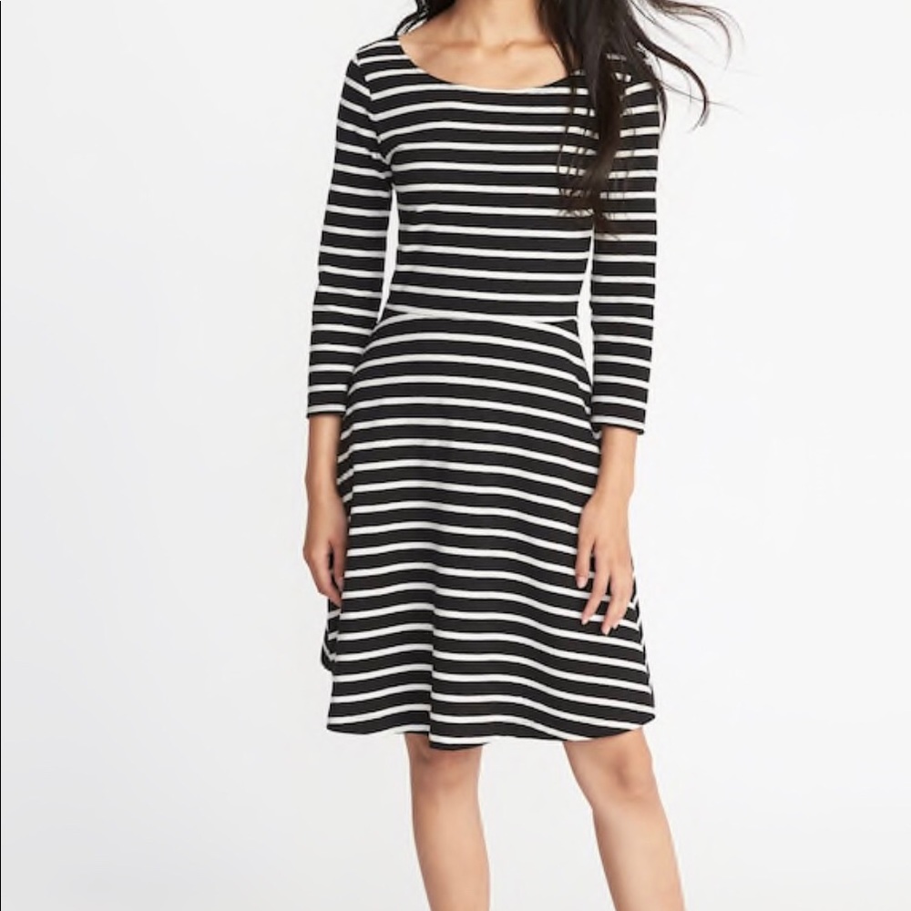☀️Old navy striped 3/4 sleeve dress NWT size M☀️ - Picture 1 of 7